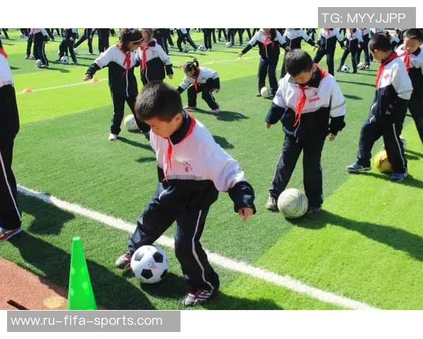 足球操的魅力与乐趣在校园体育活动中的重要性与推广策略探讨